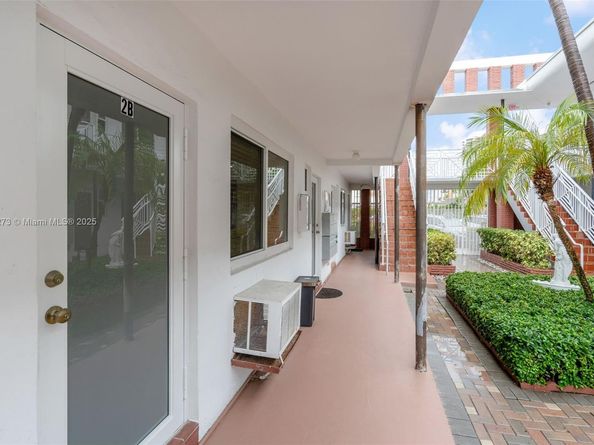 7424 Byron Ave 2B, Miami Beach FL 33141