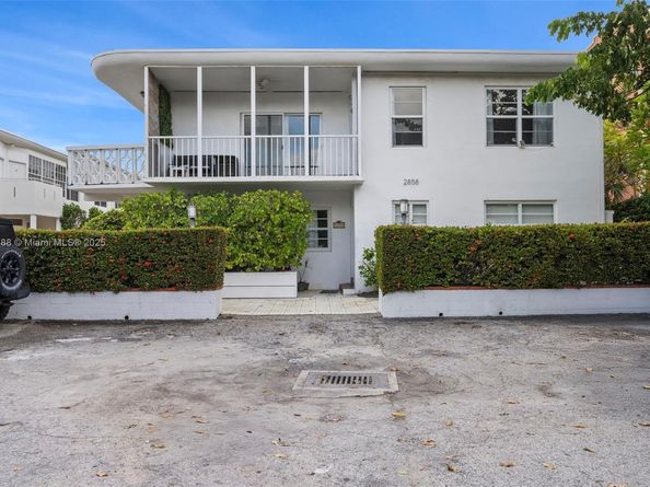 2858 Pine Tree Dr 5, Miami Beach FL 33140