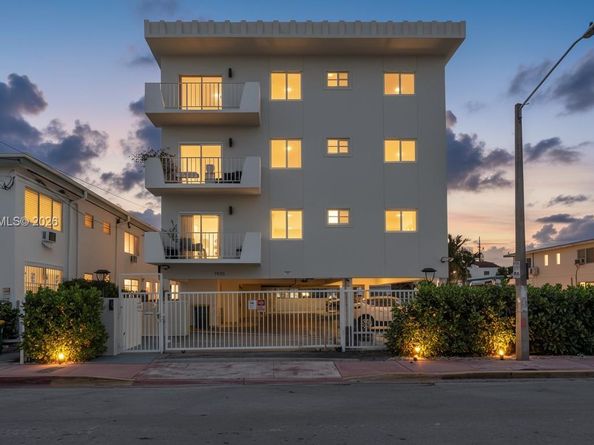 7925 Carlyle Ave 402, Miami Beach FL 33141