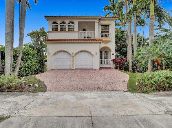 832 Hollywood Blvd, Hollywood FL 33019