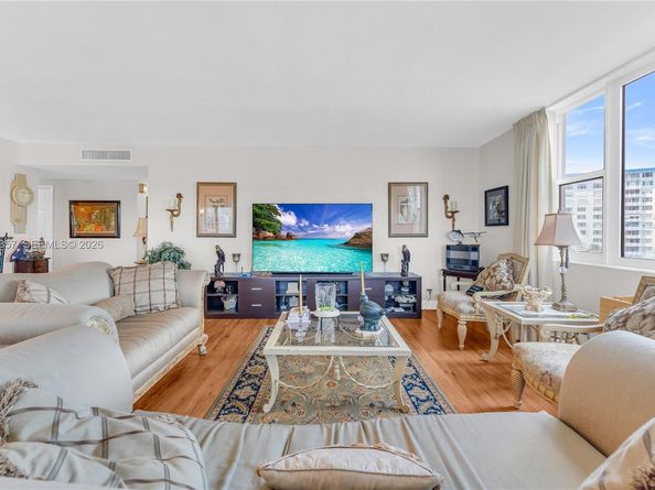 3800 Hillcrest Dr 511, Hollywood FL 33021