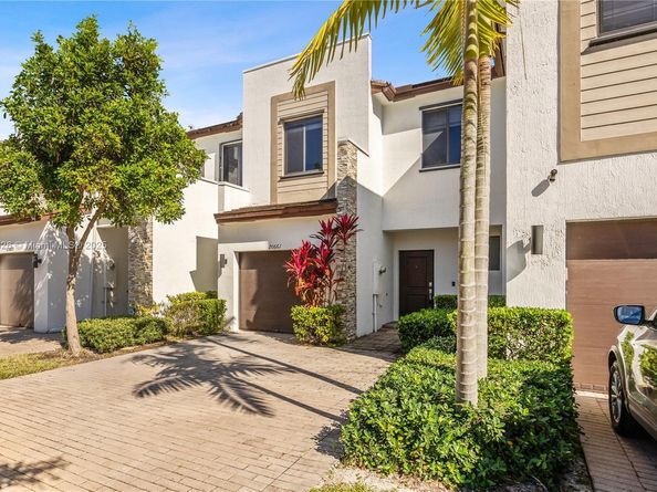 20661 NE 2nd Ct, Miami FL 33179
