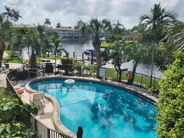 455 Golden Isles Dr 309, Hallandale Beach FL 33009