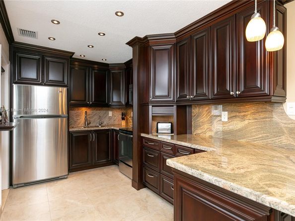 3135 S Ocean Dr 227, Hallandale Beach FL 33009