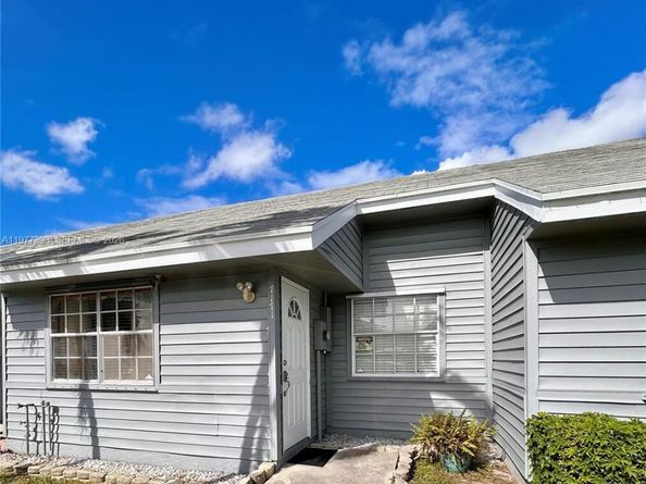 7171 Tam OShanter Blvd, North Lauderdale FL 33068