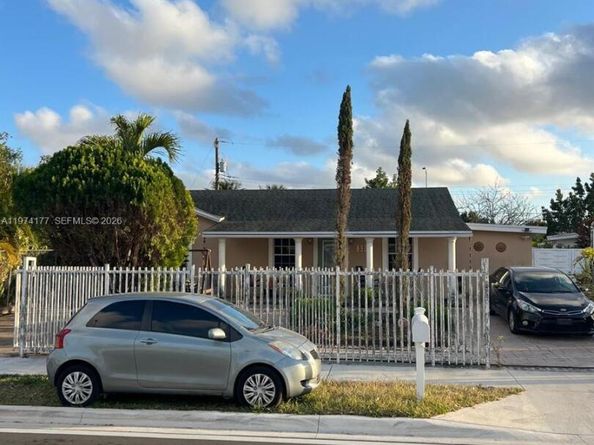 890 SE 3rd Pl, Hialeah FL 33010