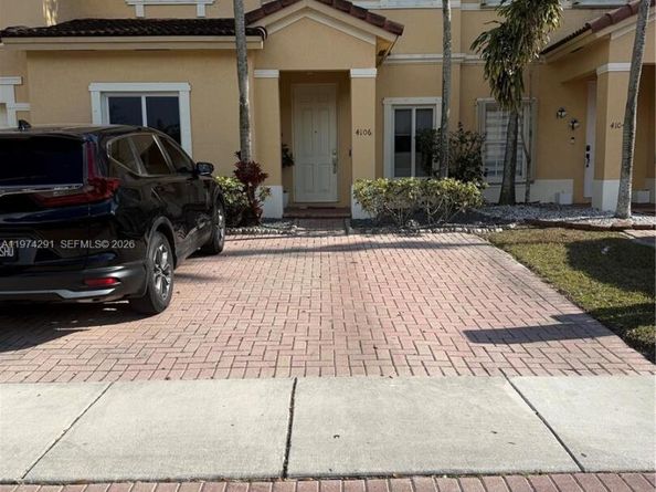 4106 NE 25th St, Homestead FL 33033