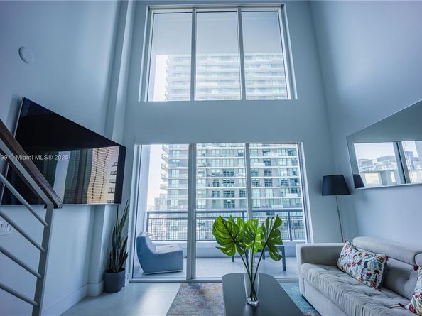 60 SW 13th St 3222, Miami FL 33130