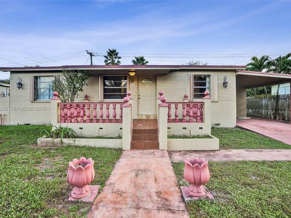 6404 Evans St, Hollywood FL 33024