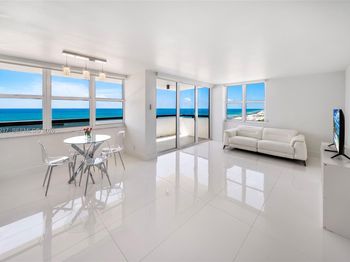 2555 Collins Ave