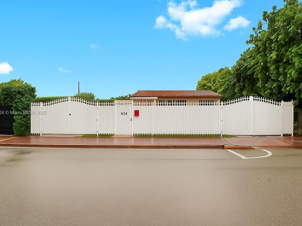 634 82nd St, Miami Beach FL 33141