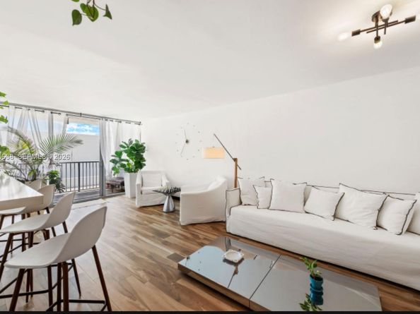 2655 Collins Ave 504, Miami Beach FL 33140