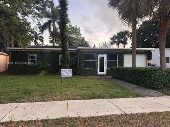 820 SW 26th St