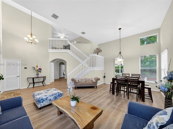 1511 NW 168th Ave, Pembroke Pines FL 33028