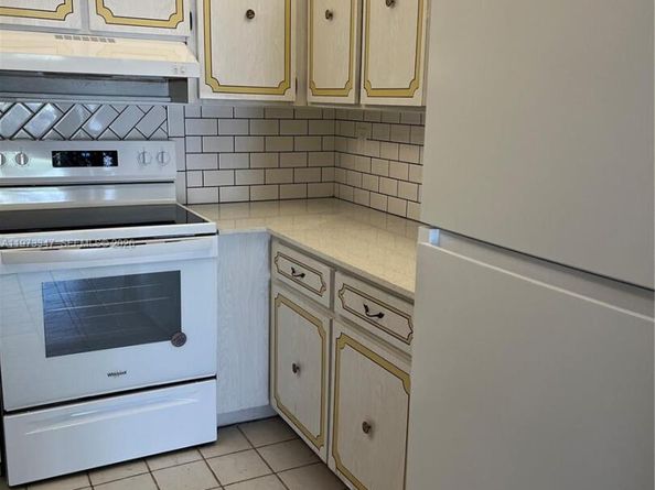 17051 NE 35th Ave 202, North Miami Beach FL 33160