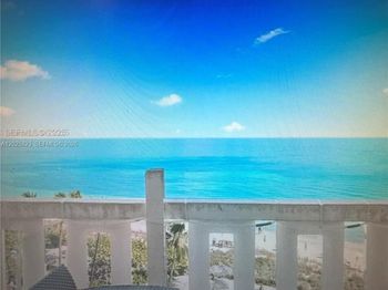 1111 Crandon Blvd