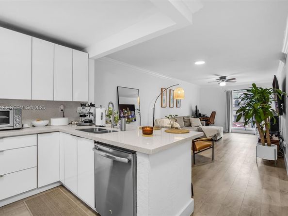 1650 S Le Jeune Rd 105, Coral Gables FL 33134