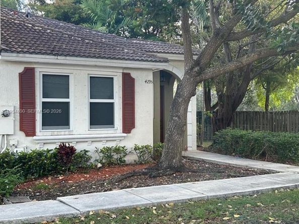 4295 NE 10th Ct, Homestead FL 33033