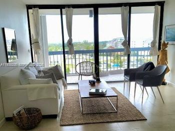 2425 Presidential Way