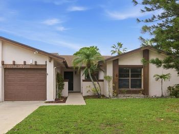 6125 Elsinore Cir
