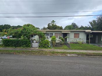 17000-17002 NE 3rd Ct