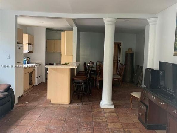 1037 NW 30th St, Miami FL 33127