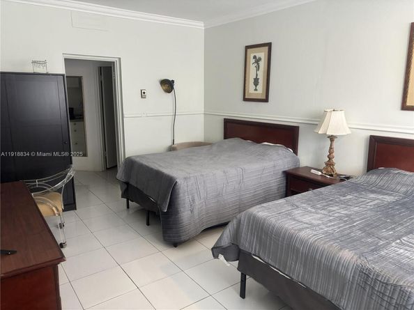 26 Diplomat Pkwy 2366, Hallandale Beach FL 33009