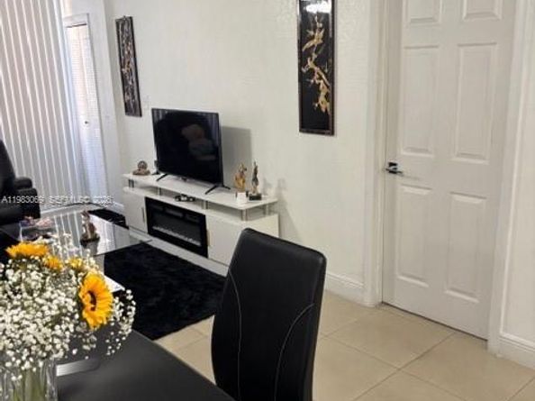 1750 W 56 st 112, Hialeah FL 33012