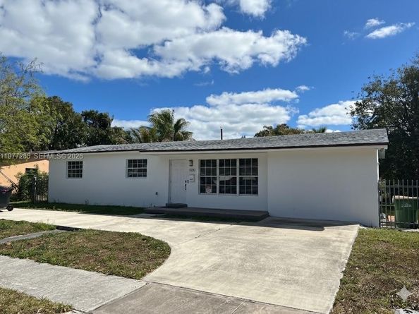 1500 NE 137th St, North Miami FL 33161