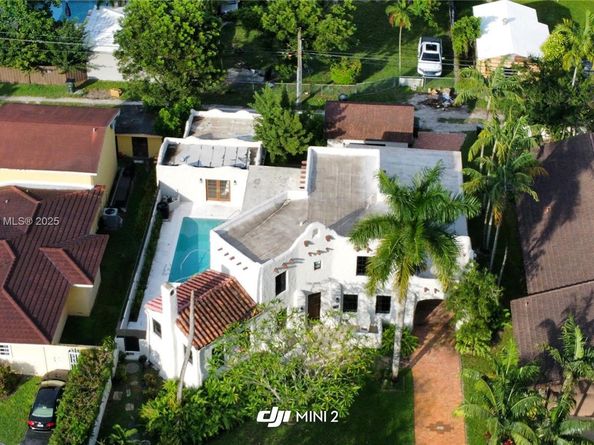 85 Deer Run, Miami Springs FL 33166