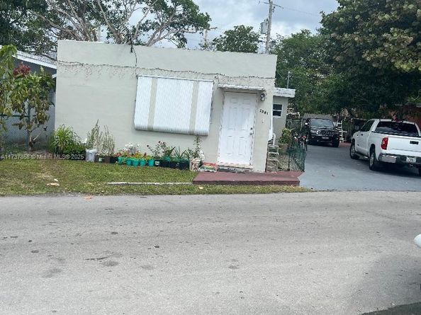 2381 NE 137 St, North Miami Beach FL 33181