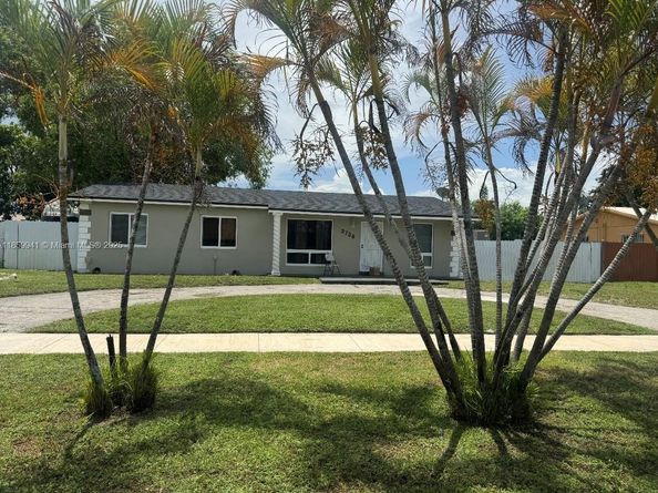 3738 NW 207th Dr, Miami Gardens FL 33055
