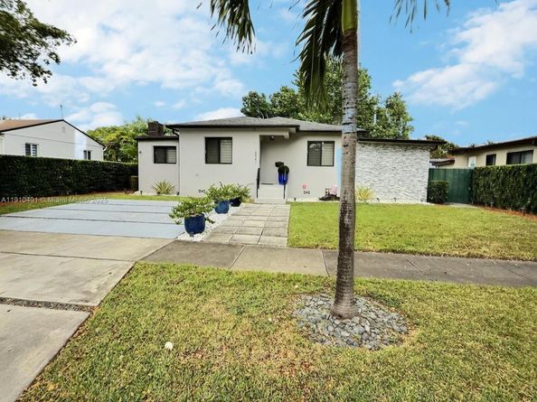 6541 SW 18 St, Miami FL 33155