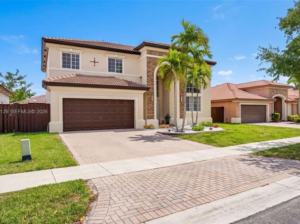 1033 NE 35th Ave, Homestead FL 33033