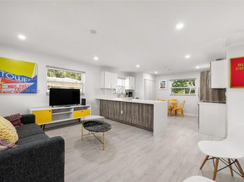 5037-5035 NW 5th AVE