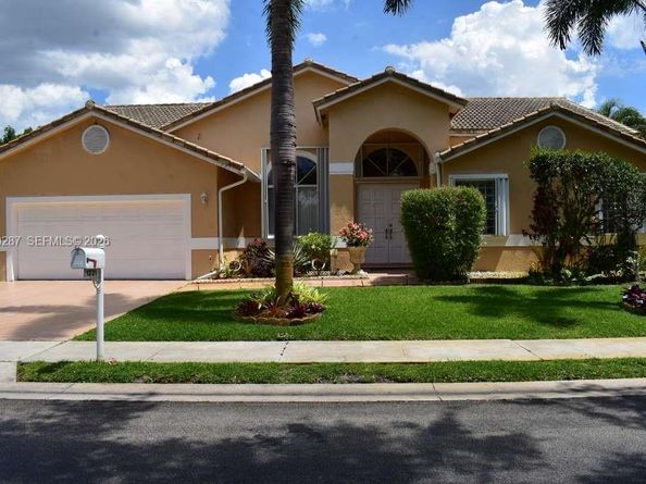 1231 SW 102nd Ave, Pembroke Pines FL 33025