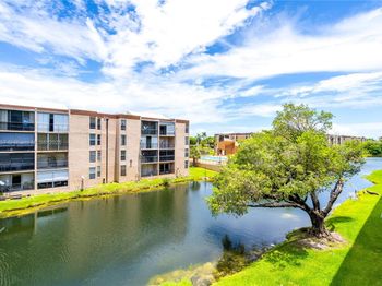 8895 Fontainebleau Blvd