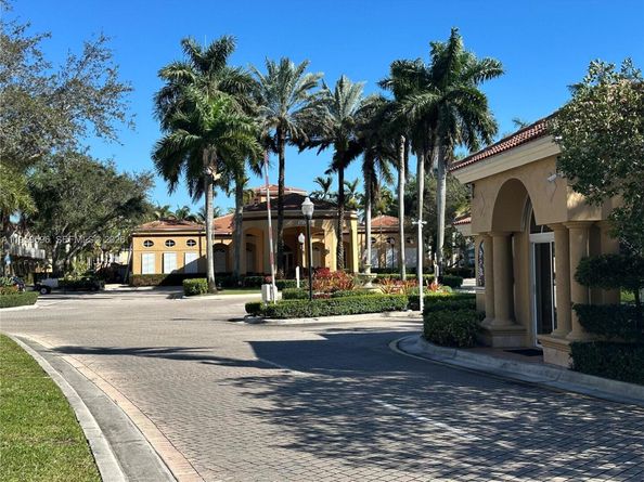 12811 SW 30th St 110, Miramar FL 33027