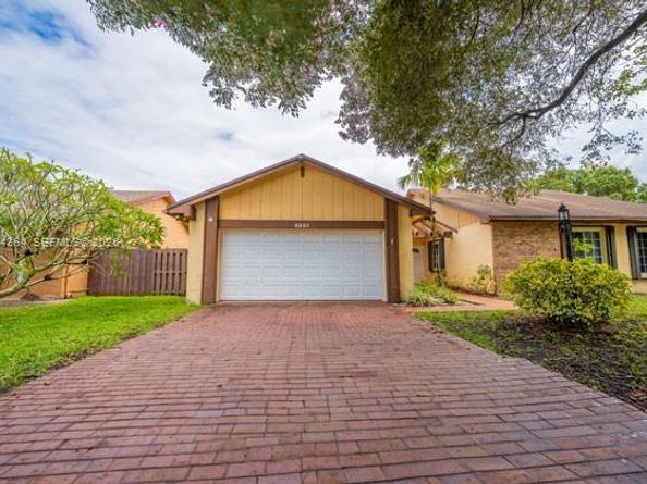 5501 SW 147th Pl, Miami FL 33185