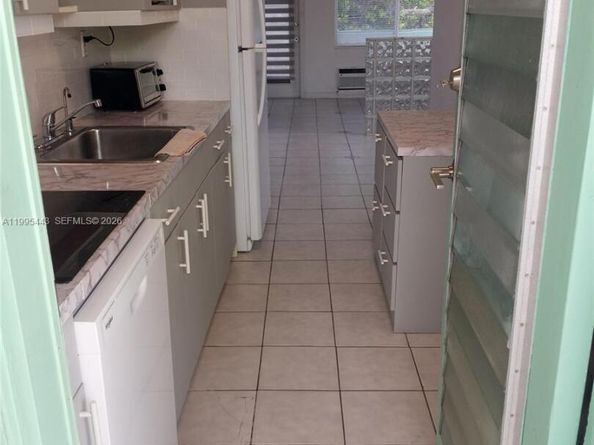 6490 Collins Ave 18, Miami Beach FL 33141