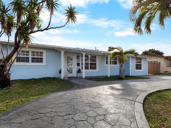230 NW 39th Ct, Deerfield Beach FL 33064