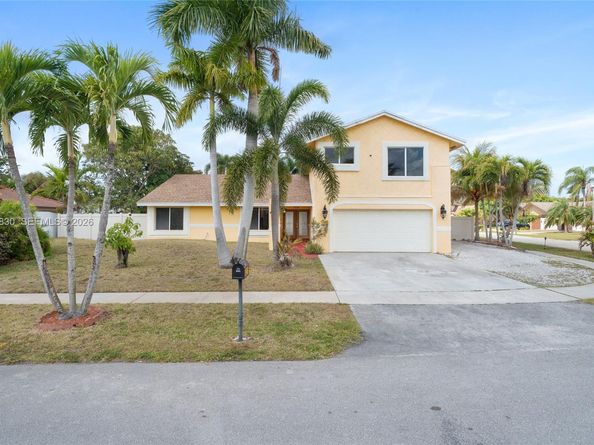 4231 NW 73rd Ave, Lauderhill FL 33319