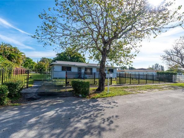 17715 NW 55th Ave, Miami Gardens FL 33055