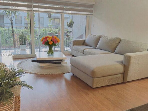 483 N Pine Island Rd C205, Plantation FL 33324