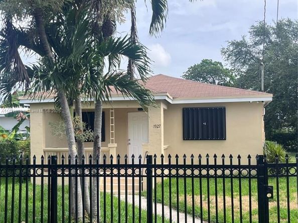1927 NW 64 st, Miami FL 33147