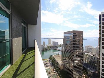 500 Brickell Ave