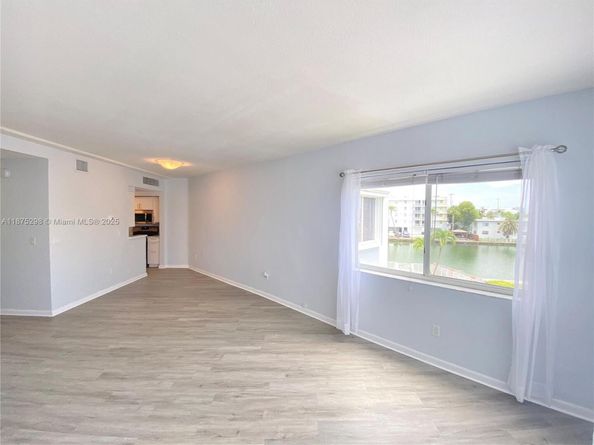1185 Marseille Dr 307, Miami Beach FL 33141