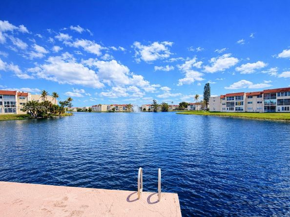 7891 N Sunrise Lakes Dr 310, Sunrise FL 33322