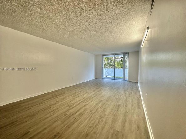 1470 NE 125th Ter 210, North Miami FL 33161
