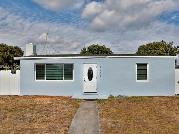 1013 Cherry Rd, West Palm Beach FL 33409